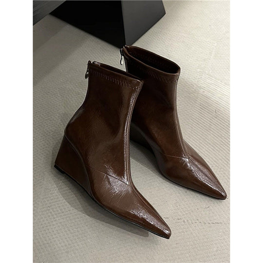 Damen Spitz zulaufende Ankle-Boots mit Sock-Upper und skulptiertem Keilabsatz Shop Nory