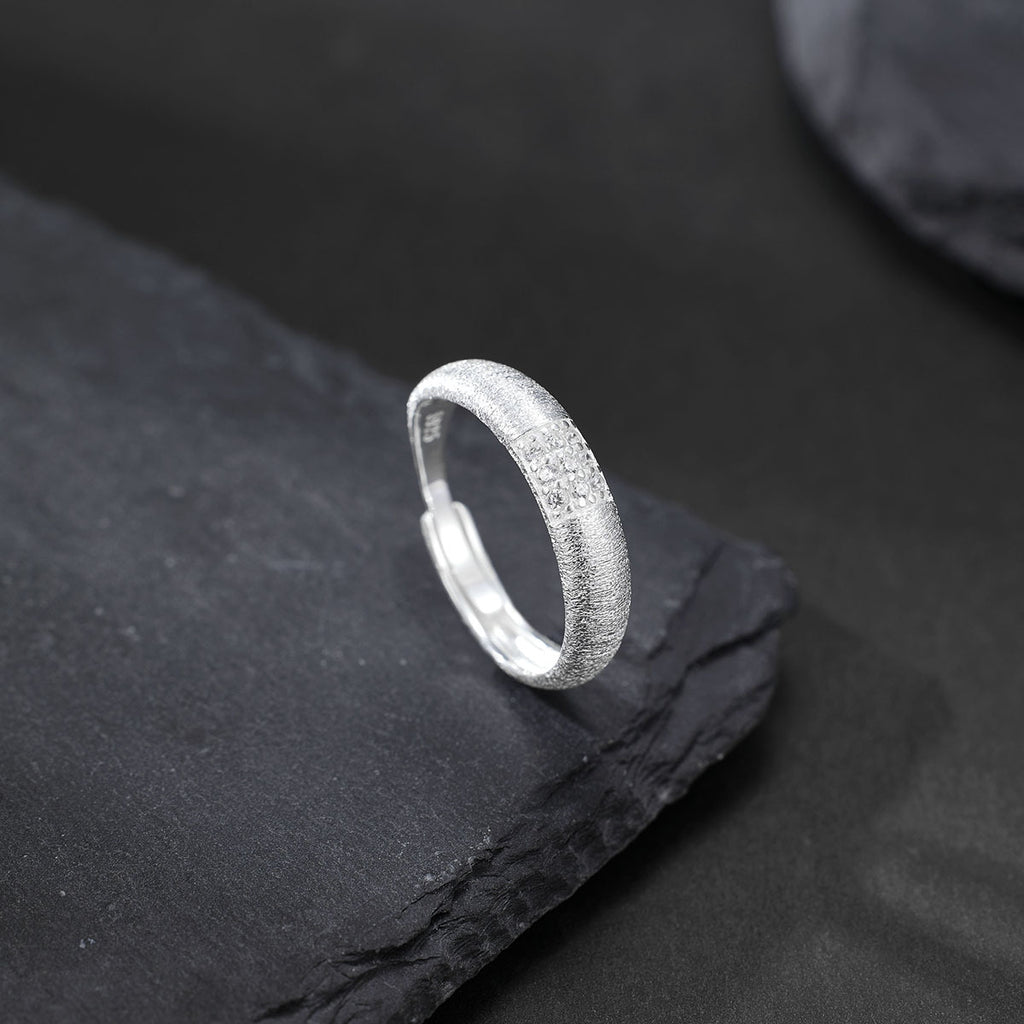Damen Ring mit strukturiertem Design und funkelnden Zirkonia Shop Nory