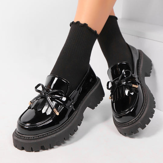 Damen Loafer in Lacklederoptik mit massiver Profilsohle und Zierschleife Shop Nory