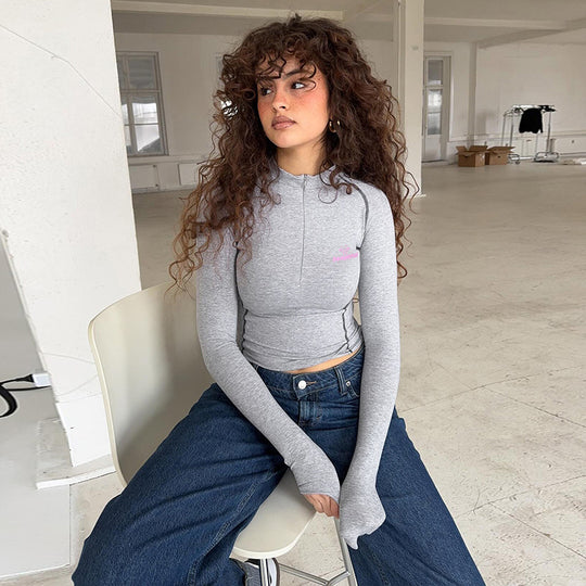 Damen Sportliches tailliertes Langarm-Performance-Shirt mit kurzem Frontreißverschluss Shop Nory