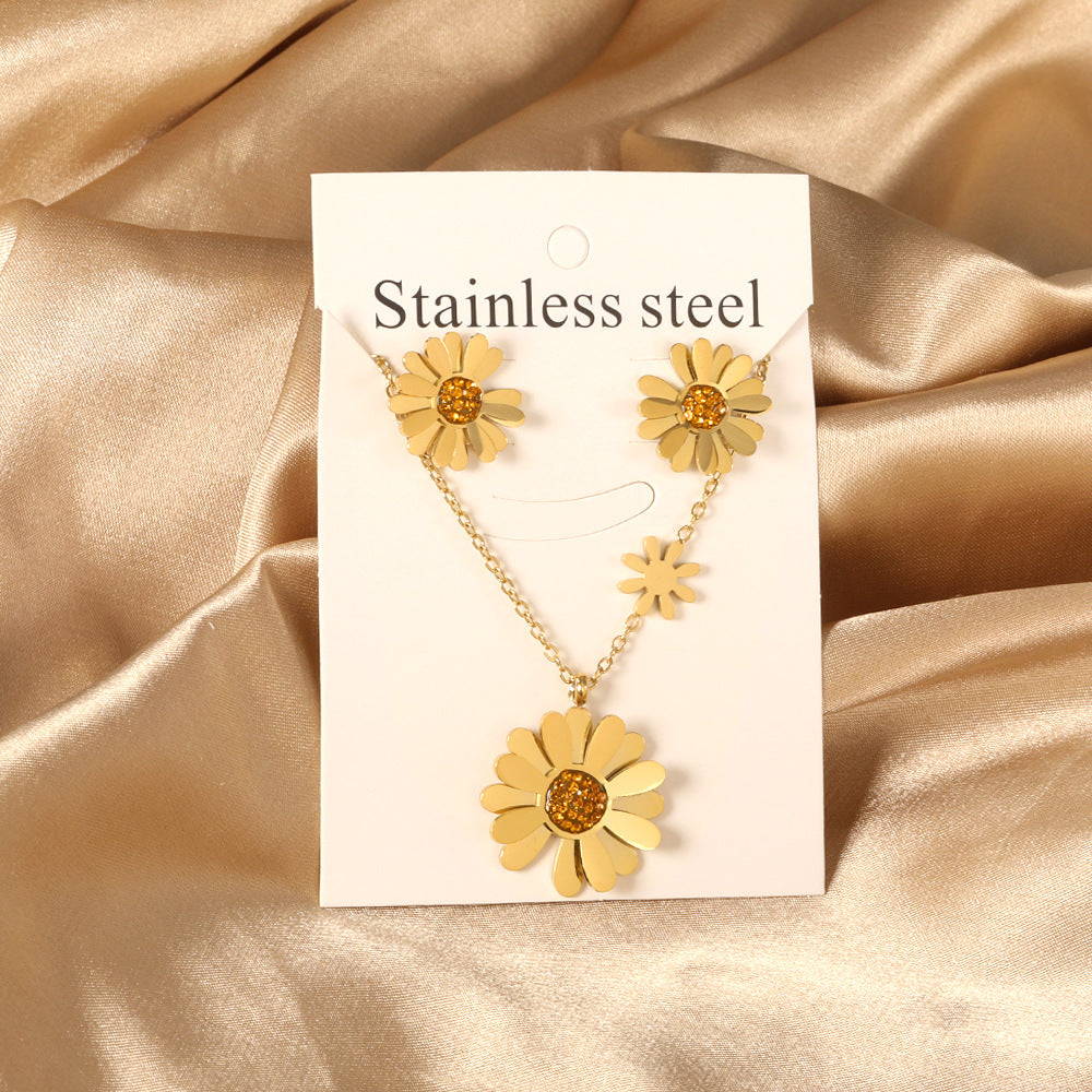 Damen Schmuckset mit floralem Design und funkelnden Zirkonia Shop Nory