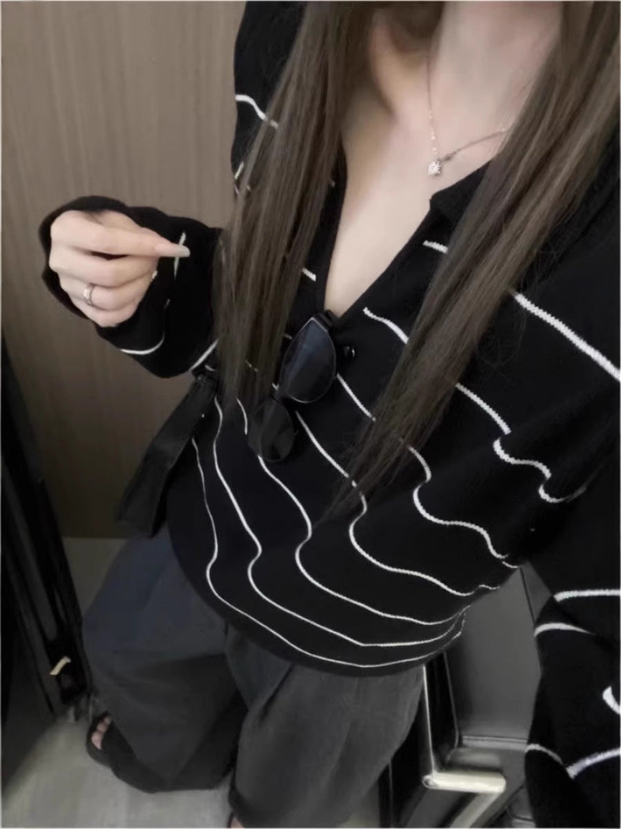 Damen Lässiger Oversize‑Strickpullover mit Polokragen und feiner Querstreifenoptik Shop Nory