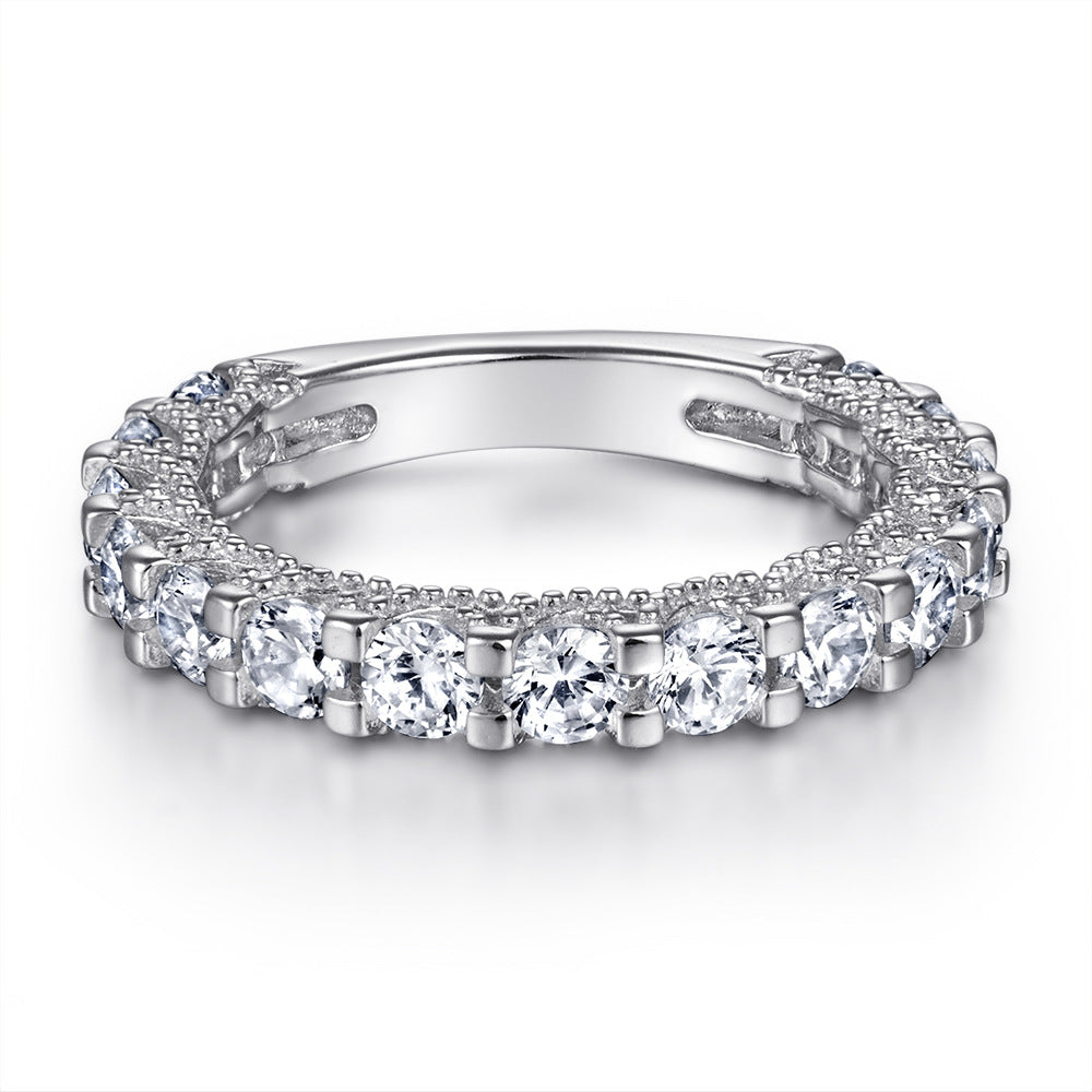 Damen Verlobungsring mit funkelndem Hauptstein und elegantem Zirkonia-Besatz Shop Nory