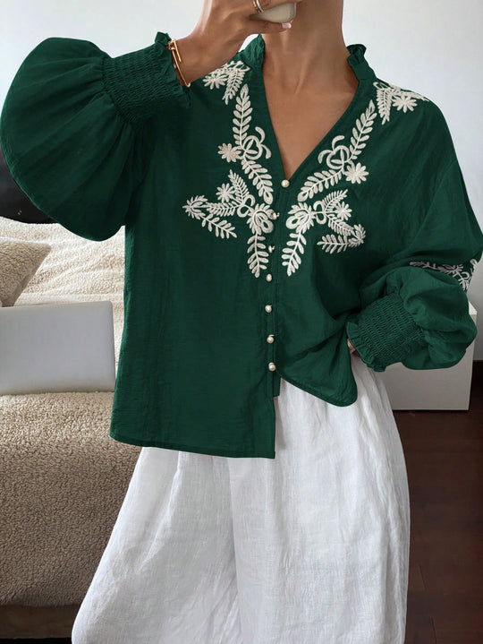 Damen Boho-Bluse mit Puffärmeln, Stickerei und Perlenknöpfen Shop Nory