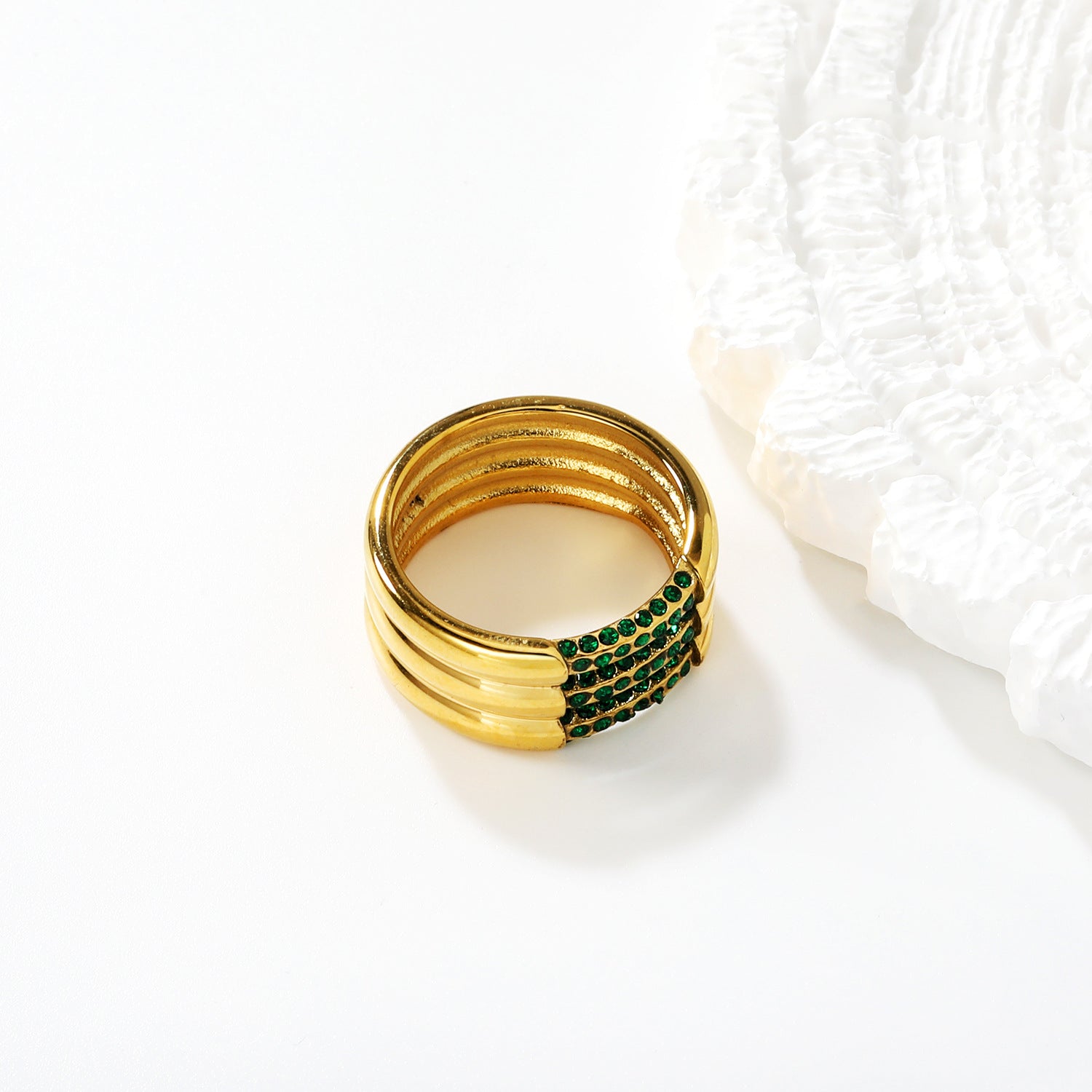 Damen Ring mit schimmernden Kristallen und elegantem Wellendesign Shop Nory