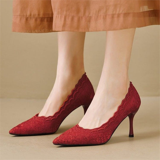 Damen Elegante Spitzen-Pumps mit gewelltem Saum und floraler Stickerei Shop Nory
