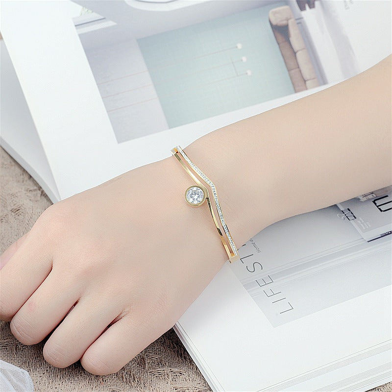Damen Ring mit funkelndem Kristall und eleganter Struktur Shop Nory