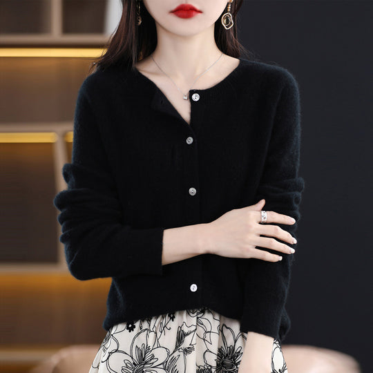 Damen Kurzgeschnittener Cardigan in Mohair‑Optik mit Rundhalsausschnitt und Perlmuttknöpfen Shop Nory