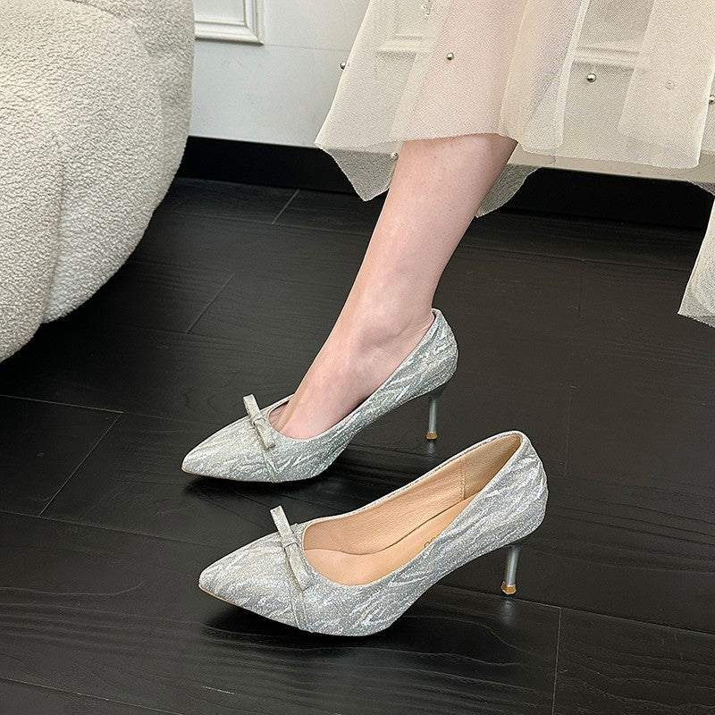 Damen Glänzende spitz zulaufende Stiletto‑Pumps mit Zier‑Schleife Shop Nory