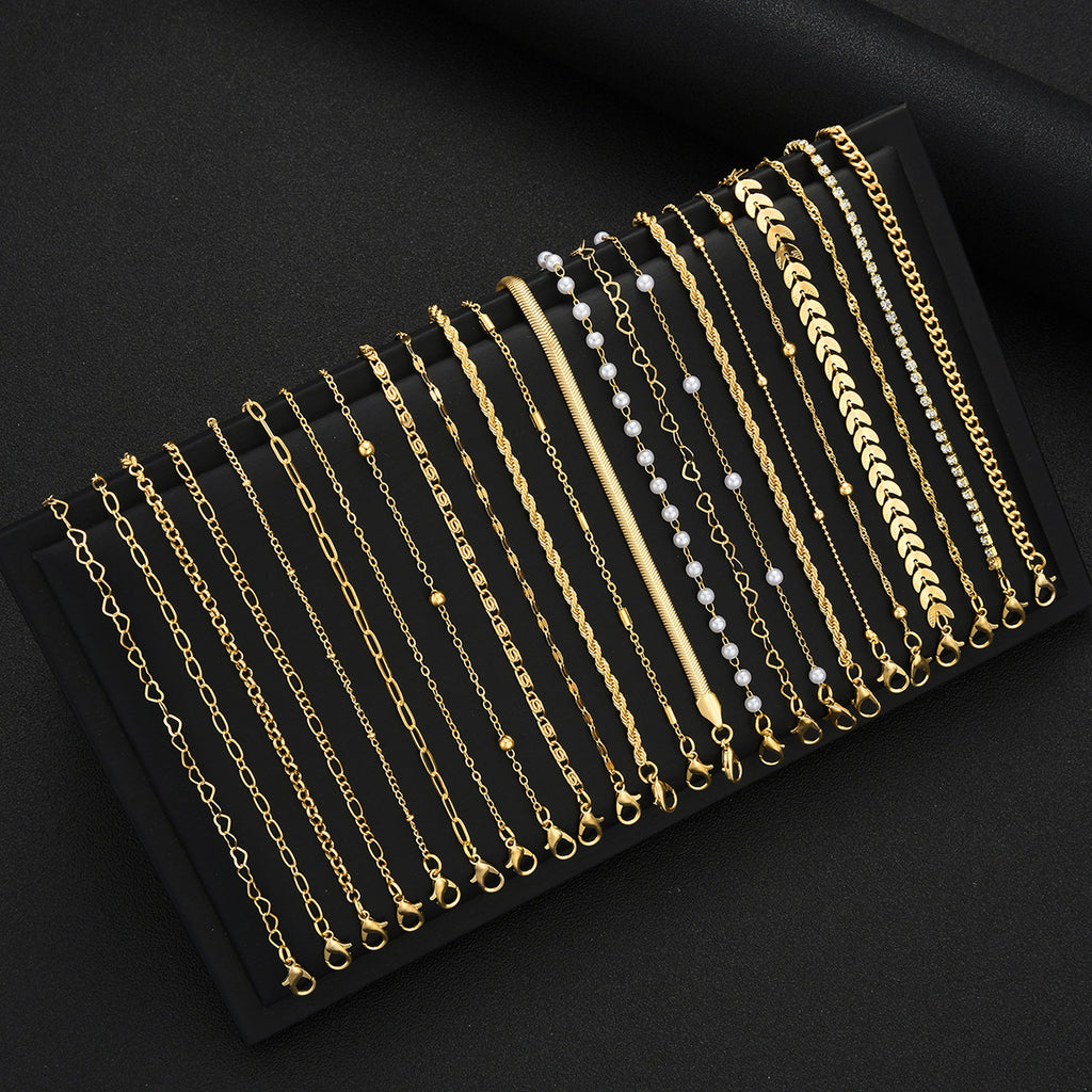 Damen Armband-Set mit zarten Ketten und eleganten Details Shop Nory