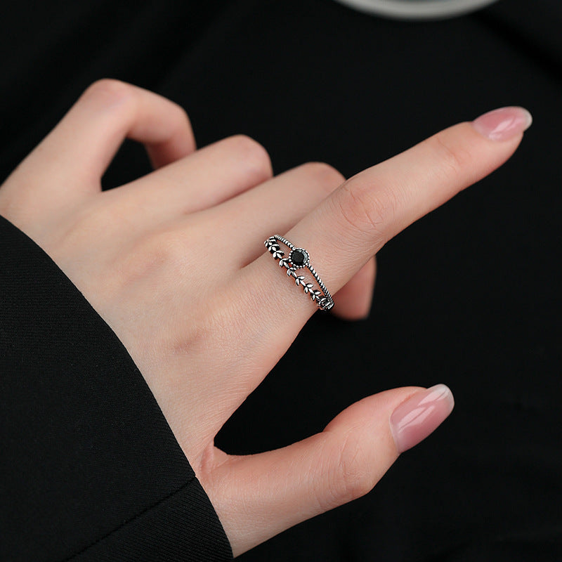 Damen eleganter Ring mit kunstvollem Design und funkelndem Stein Shop Nory