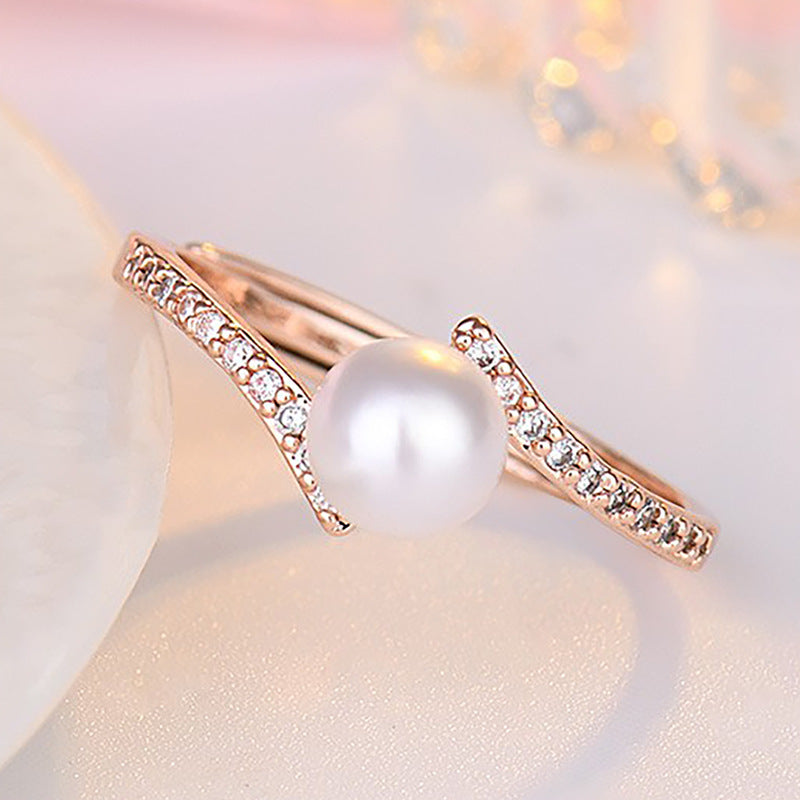 Damenring mit eleganter Perle und funkelndem Zirkonia-Besatz Shop Nory