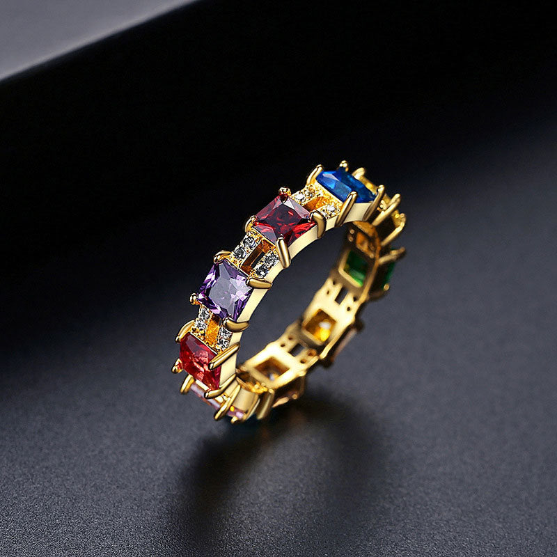 Damen Eleganter Ring mit bunten Edelsteinen und luxuriöser Fassung Shop Nory