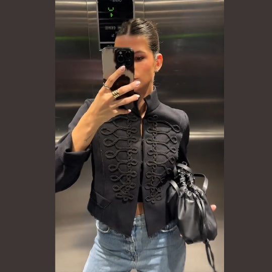 Damen Militärisch inspirierte Kurzjacke mit Kordel- und Hakenverzierung Shop Nory