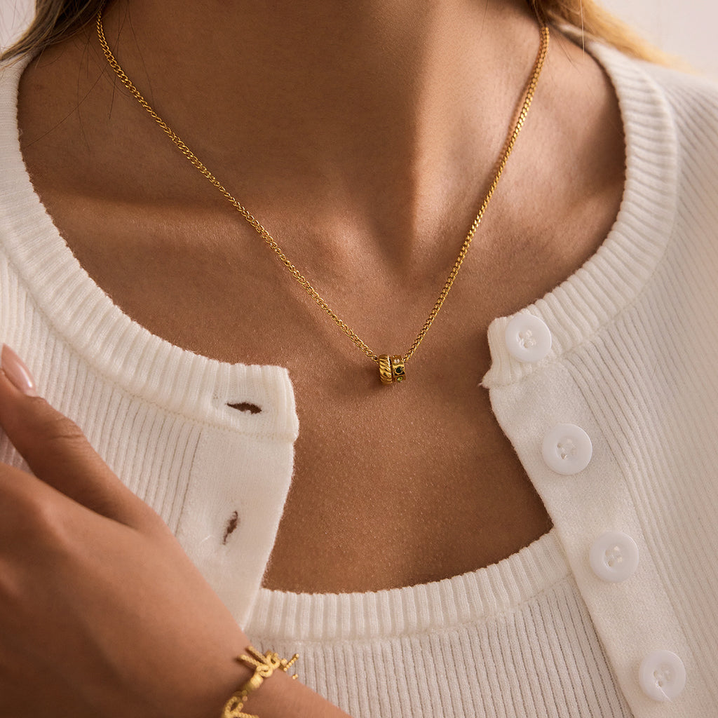 Damen Halskette mit funkelndem Zirkonia-Anhänger und eleganter Gliederkette Shop Nory
