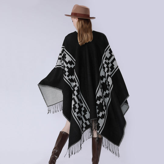 Damen Oversize-Cape mit geometrischem Jacquard, Fransensaum und Wendefunktion Shop Nory