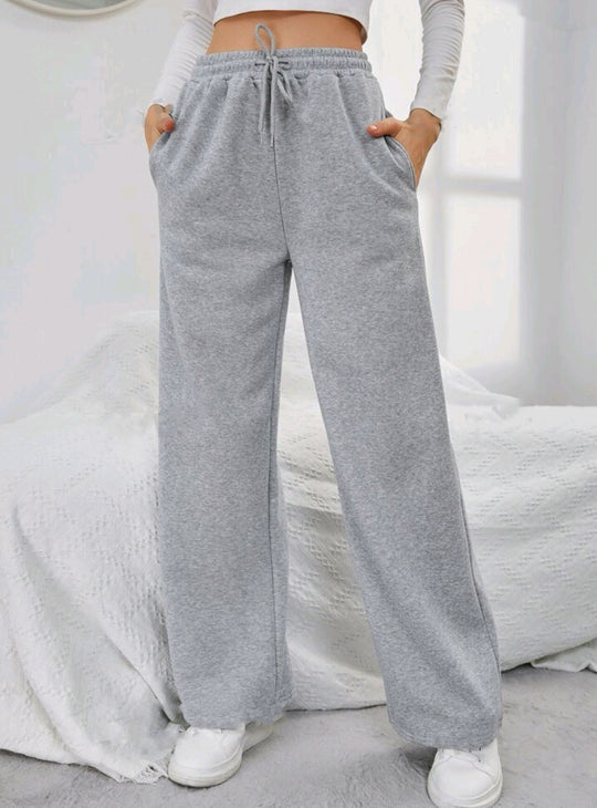 Damen nan High‑Waist Wide‑Leg Jogginghose mit elastischem Komfortbund, Kordelzug und tiefen Eingrifftaschen Shop Nory