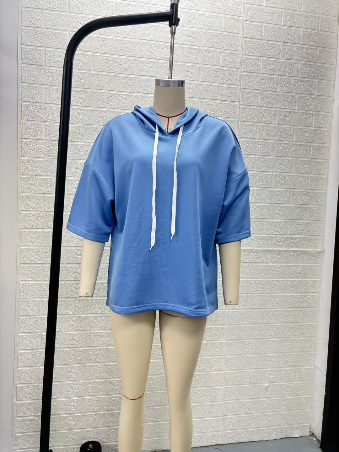 Damen Kurzarm-Oversize-Hoodie mit Kapuze und Kontrastkordel Shop Nory