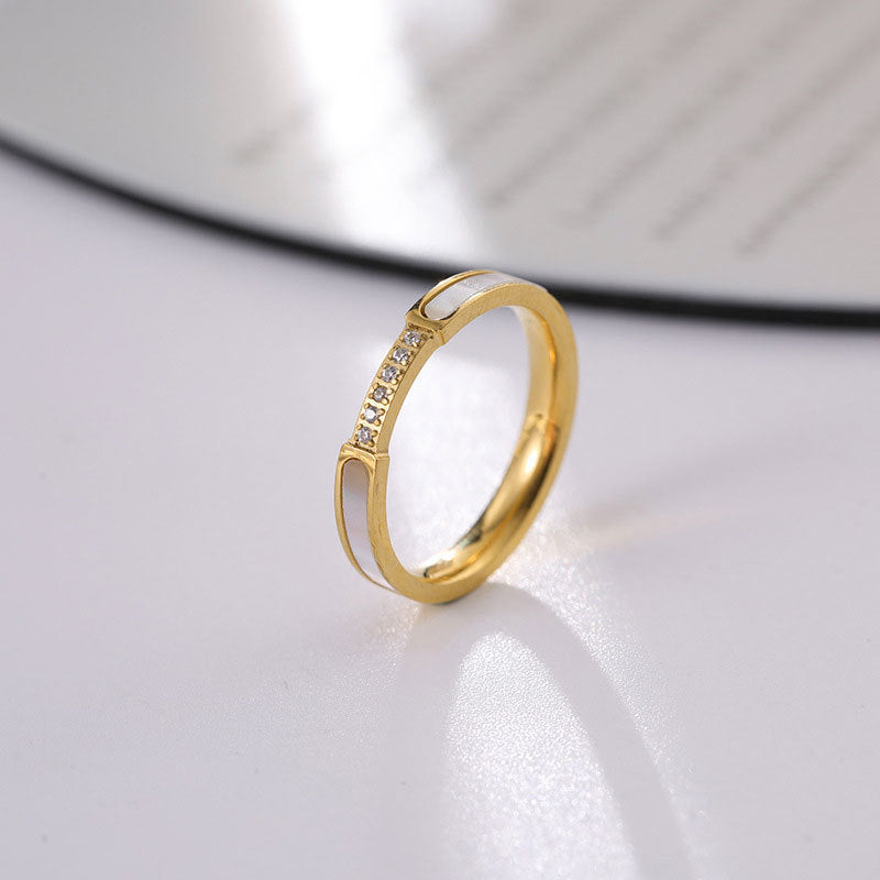 Damen eleganter Schmuckring mit funkelnden Zirkonia Shop Nory