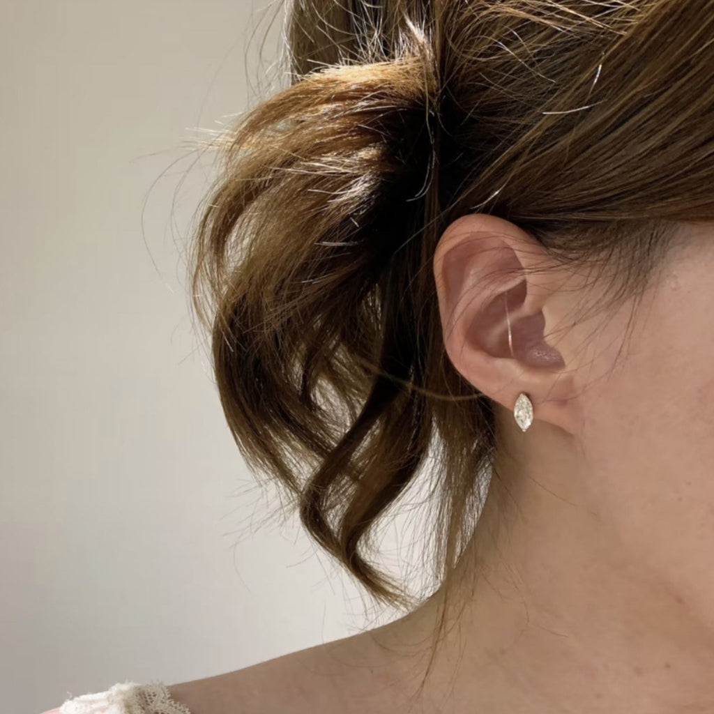 Navette Schliff Diamant Ohrstecker mit Feiner Krappenfassung
