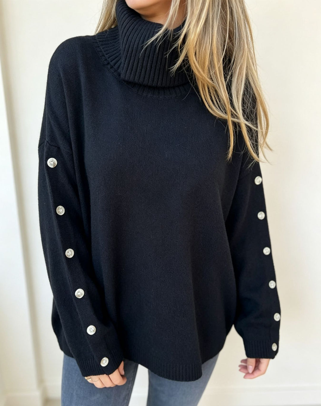 Damen Oversized Rollkragenpullover mit Ärmel-Knopfleiste Shop Nory
