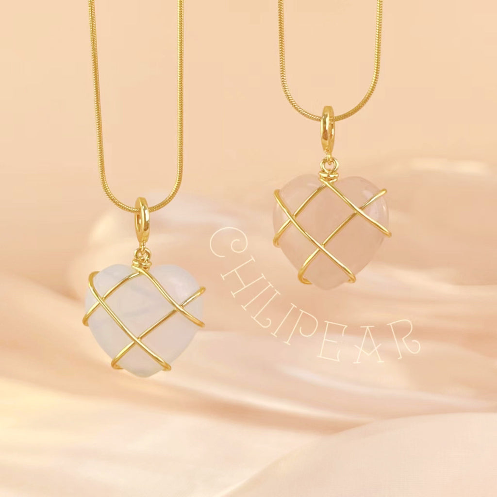 Damen Halskette mit einem eleganten, herzförmigen Anhänger aus hochwertigem Mineral Shop Nory