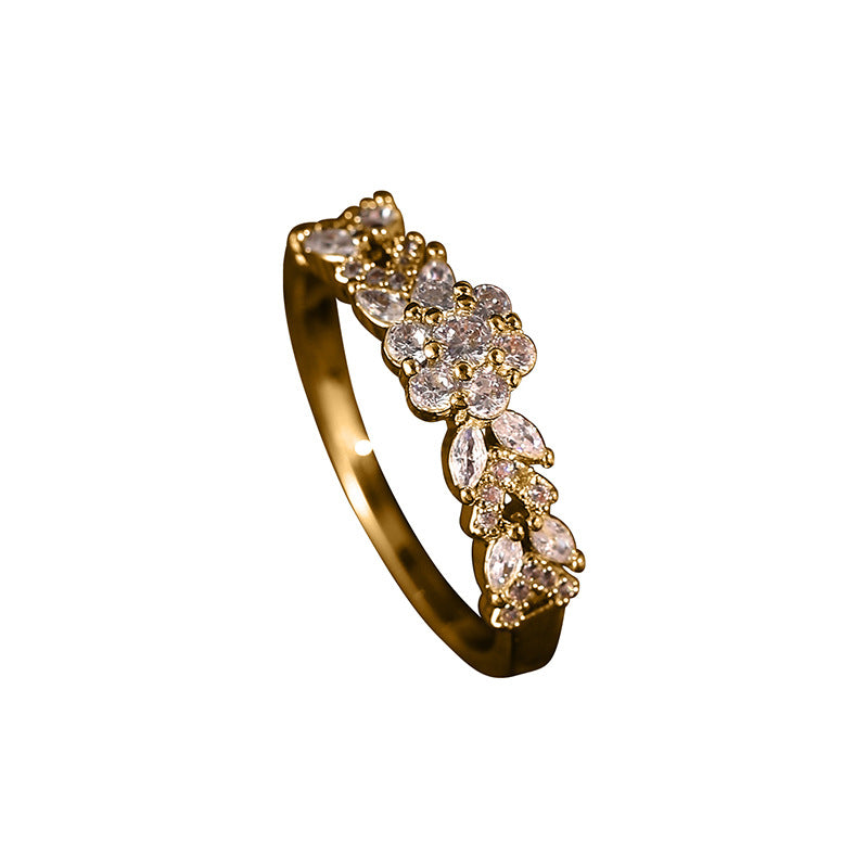 Damenring mit floralem Design und funkelnden Zirkonia-Steinen Shop Nory