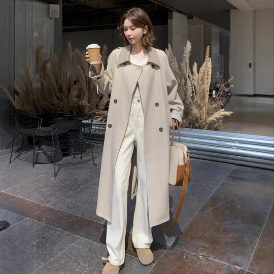 Damen Lang geschnittener minimalistischer Trenchcoat mit weichem Fall, überschnittenen Schultern und verstellbaren Ärmelriemen Shop Nory