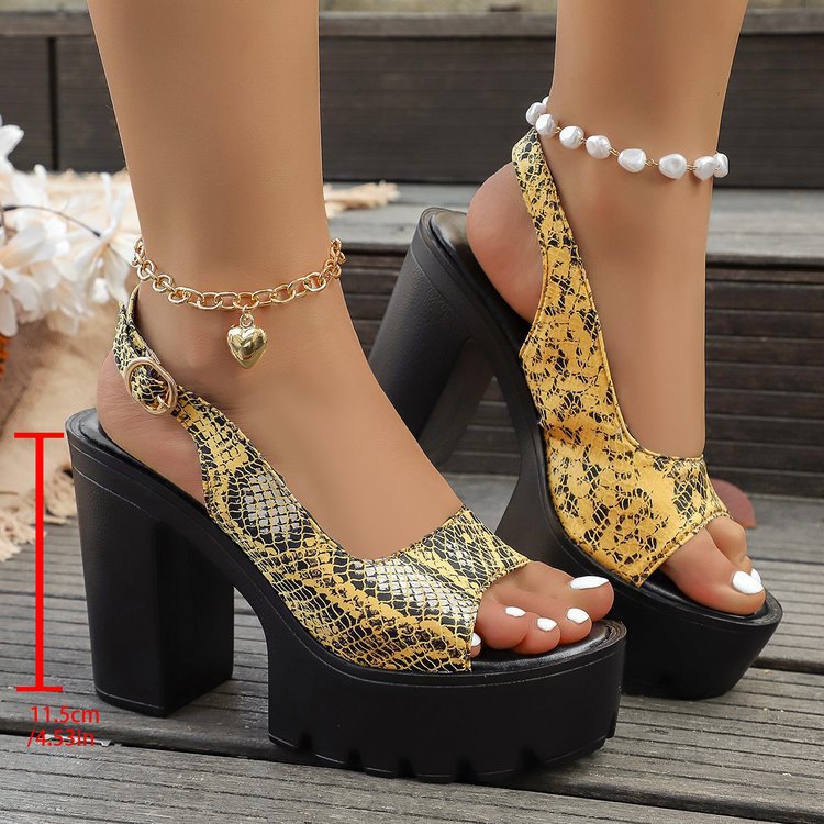 Damen Plateau‑Slingbacks mit klobigem Blockabsatz und glänzendem Lackfinish Shop Nory