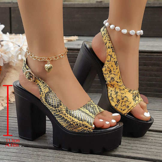 Damen Plateau‑Slingbacks mit klobigem Blockabsatz und glänzendem Lackfinish Shop Nory