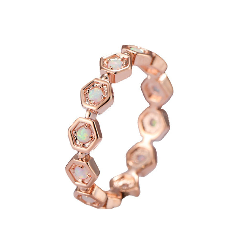 Damen Ring mit sechseckigem Design und schimmernden Opal-Einsätzen Shop Nory