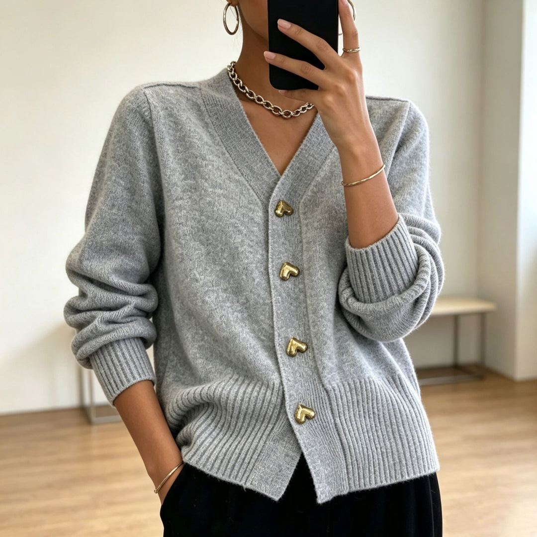 Damen Oversize V-Ausschnitt Strickcardigan mit herzförmigen Schmuckknöpfen Shop Nory
