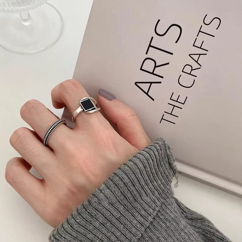 Damen moderner und eleganter Ring mit quadratischem Onyx Shop Nory