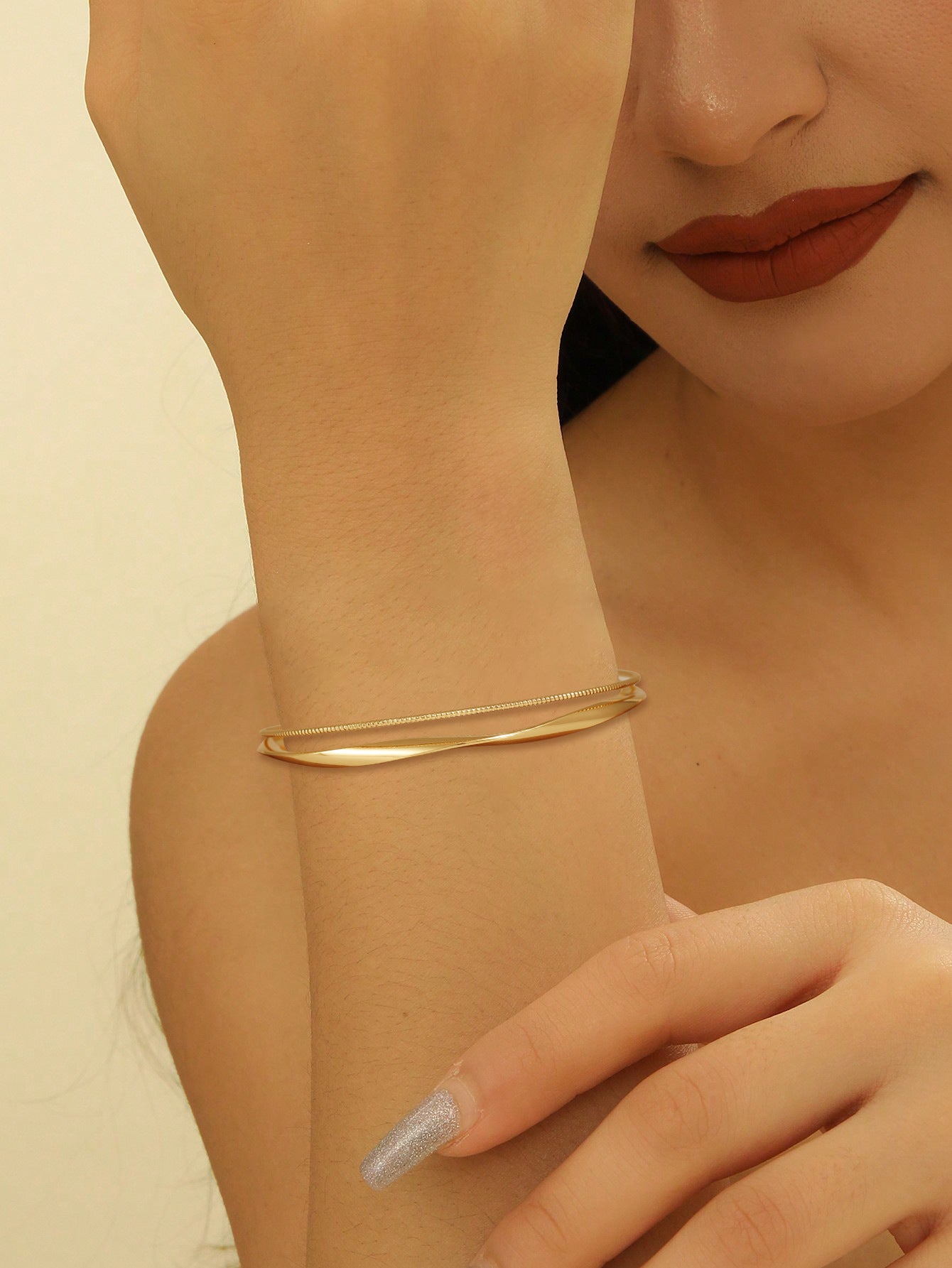 Damen Armreif mit elegantem geschwungenen Design Shop Nory