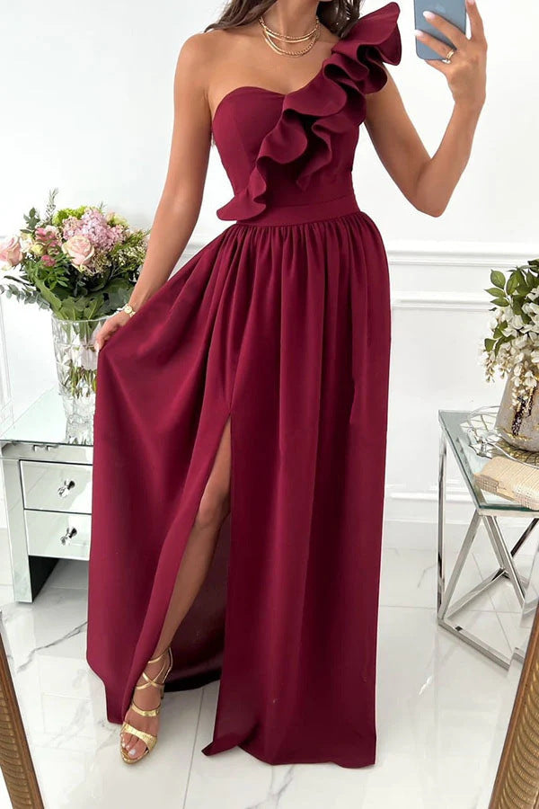 Damen Maxikleid mit asymmetrischem Schnitt und voluminösem Rüschendetail