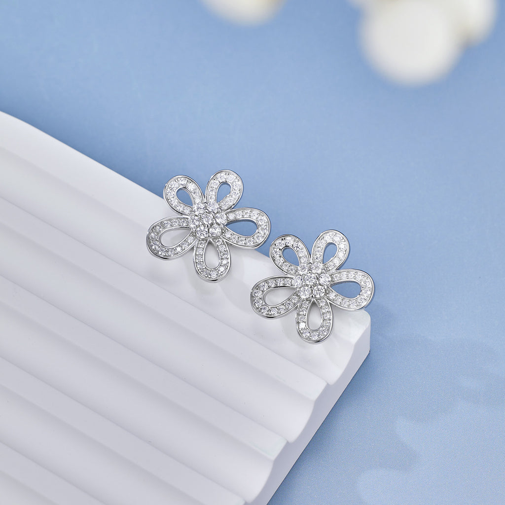 Damen Ohrstecker im floralen Design mit funkelnden Zirkonia Shop Nory