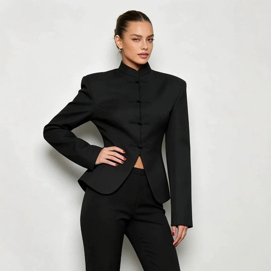 Damen Sculpted‑Blazer mit Stehkragen, dekorativen Knotenverschlüssen und taillierter Silhouette Shop Nory