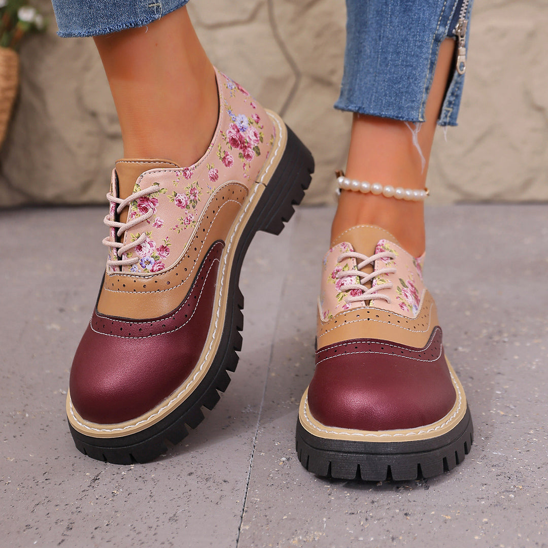 Damen Budapester-Schnürschuh mit floralem Print Lacklederbesatz und grober Profilsohle Shop Nory