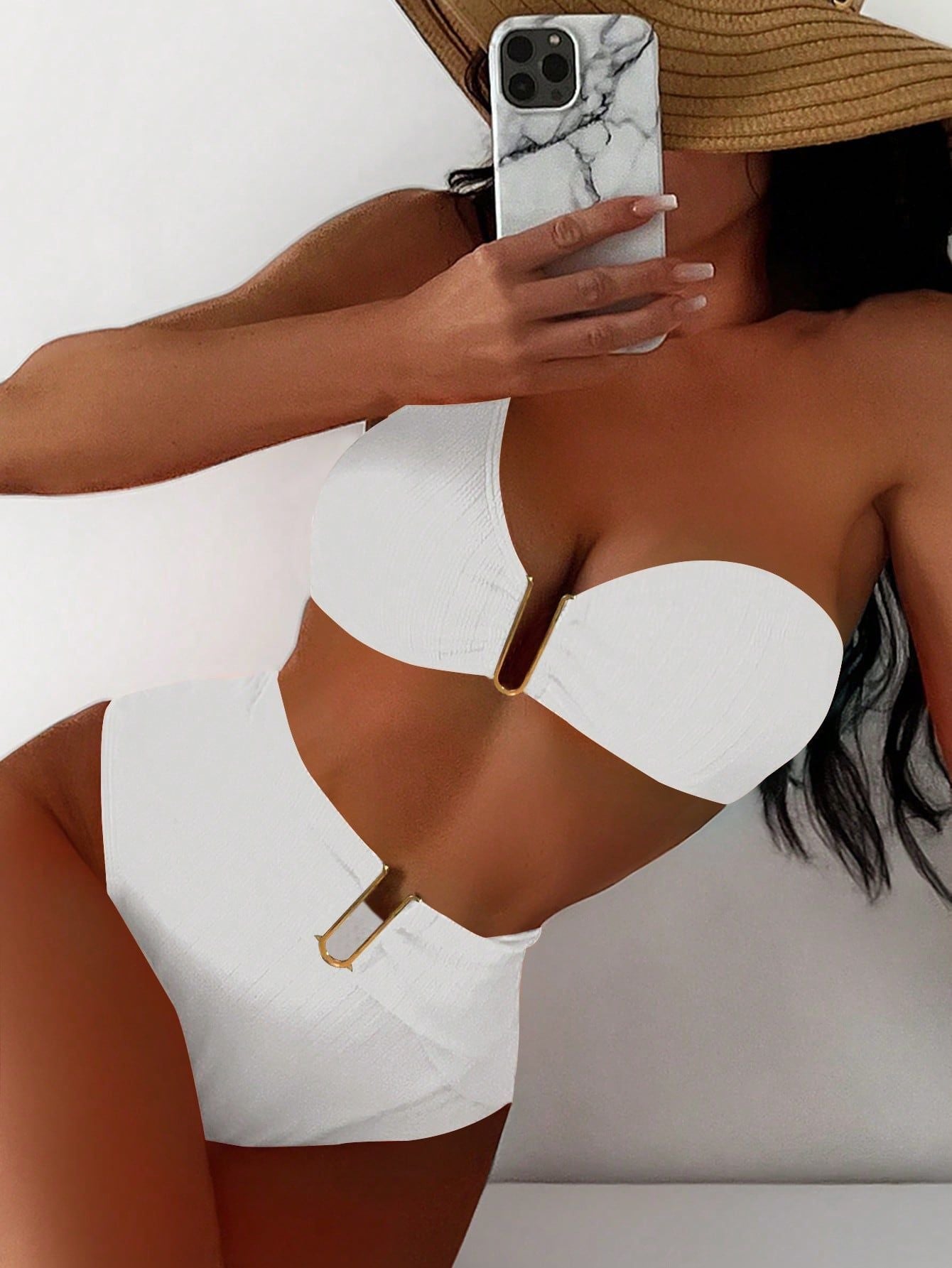 Damen High-Waist Bikini mit geschmackvollem Goldakzent