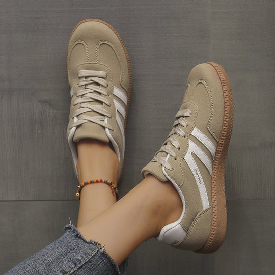 Damen Retro-inspirierte Schnür-Sneaker mit gepolstertem Komfortfußbett Shop Nory