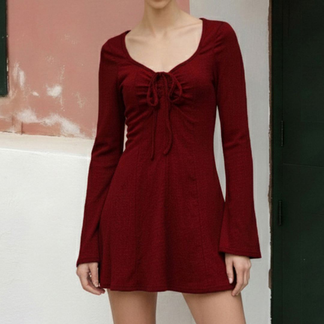 Damen elegantes Stretch-Minikleid mit Schnürbustier, taillierter A-Linie und Trompetenärmeln Shop Nory