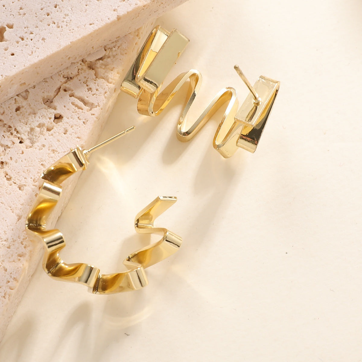 Damen Hängende Ohrringe mit wellenförmigem Design Shop Nory