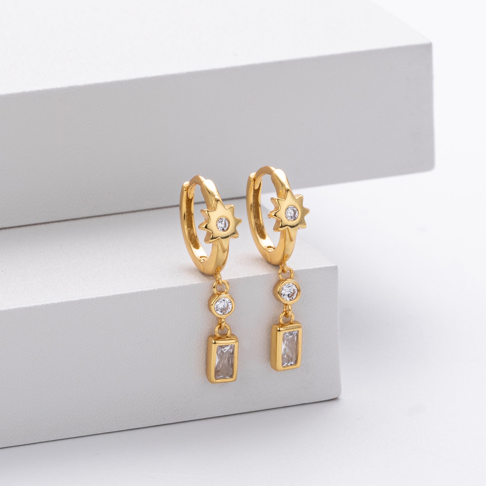 Damen Anhängerohrringe mit funkelndem Zirkon in stilvollem Design Shop Nory