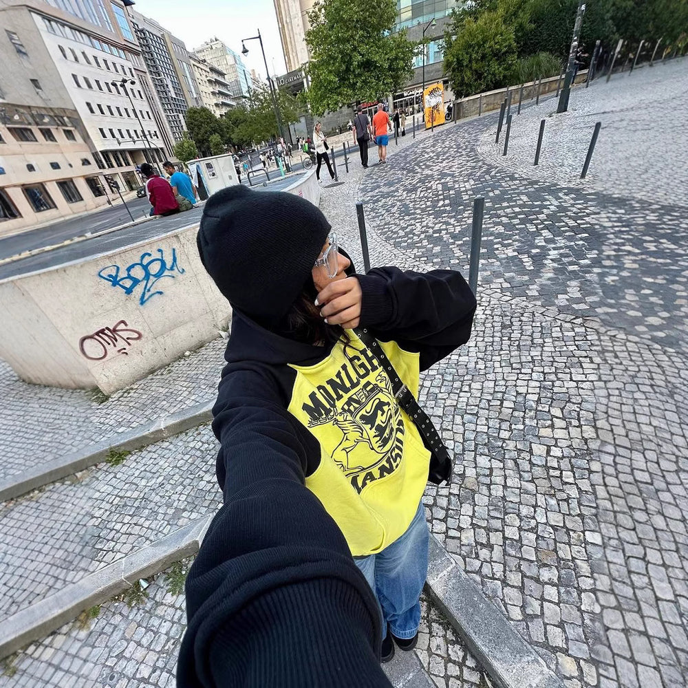 Damen Oversize Kapuzenpullover mit Kängurutasche und Vintage-College-Print Shop Nory