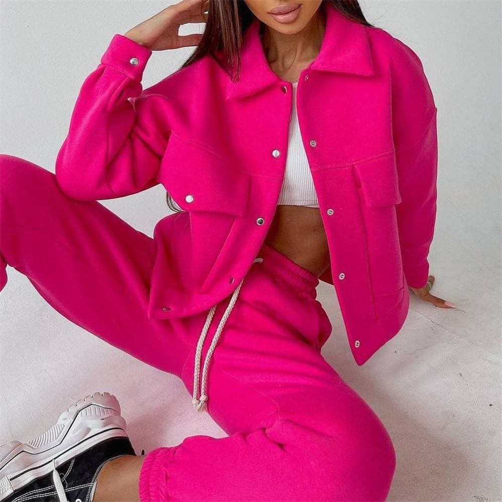Damen sportliches Freizeit-Set mit trendiger Jacke und bequemen Jogginghosen