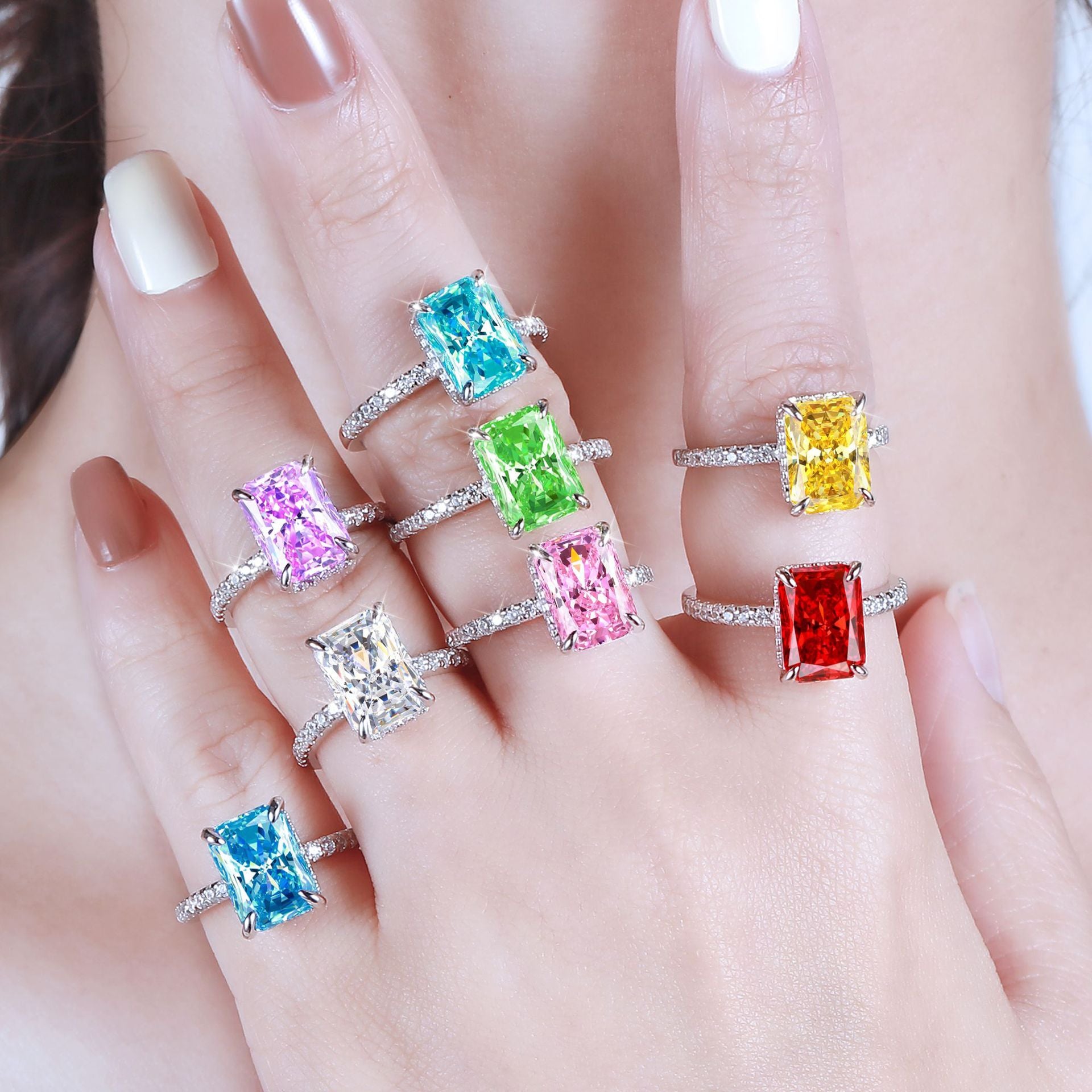 Damen eleganter Ring mit tropfenförmigem Aquamarin und funkelndem Zirkonia-Besatz Shop Nory