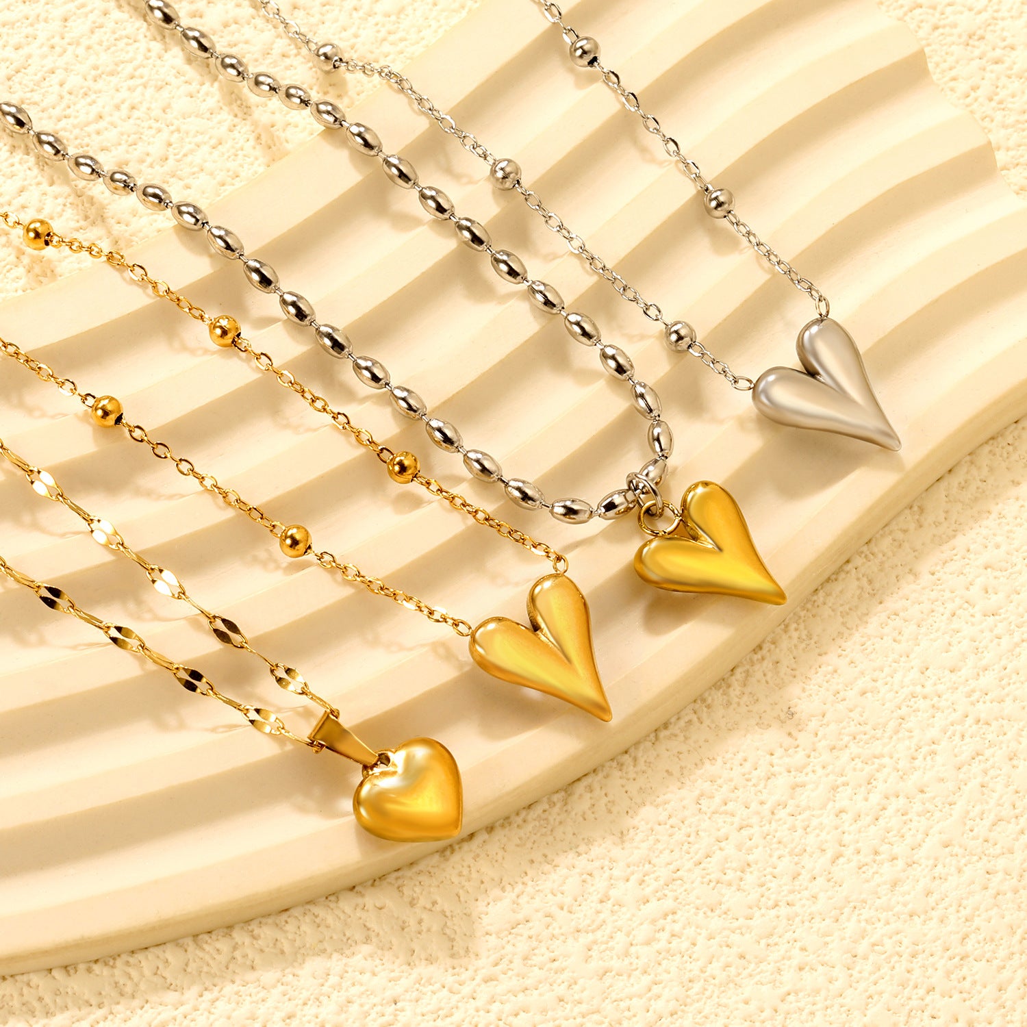 Damen Halskette mit hochwertigem Herzen-Anhänger und elegantem Kettendesign Shop Nory