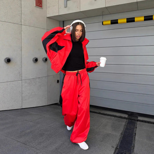 Damen Sportliches Set mit lässiger Jacke und breiten Hosen Shopnory