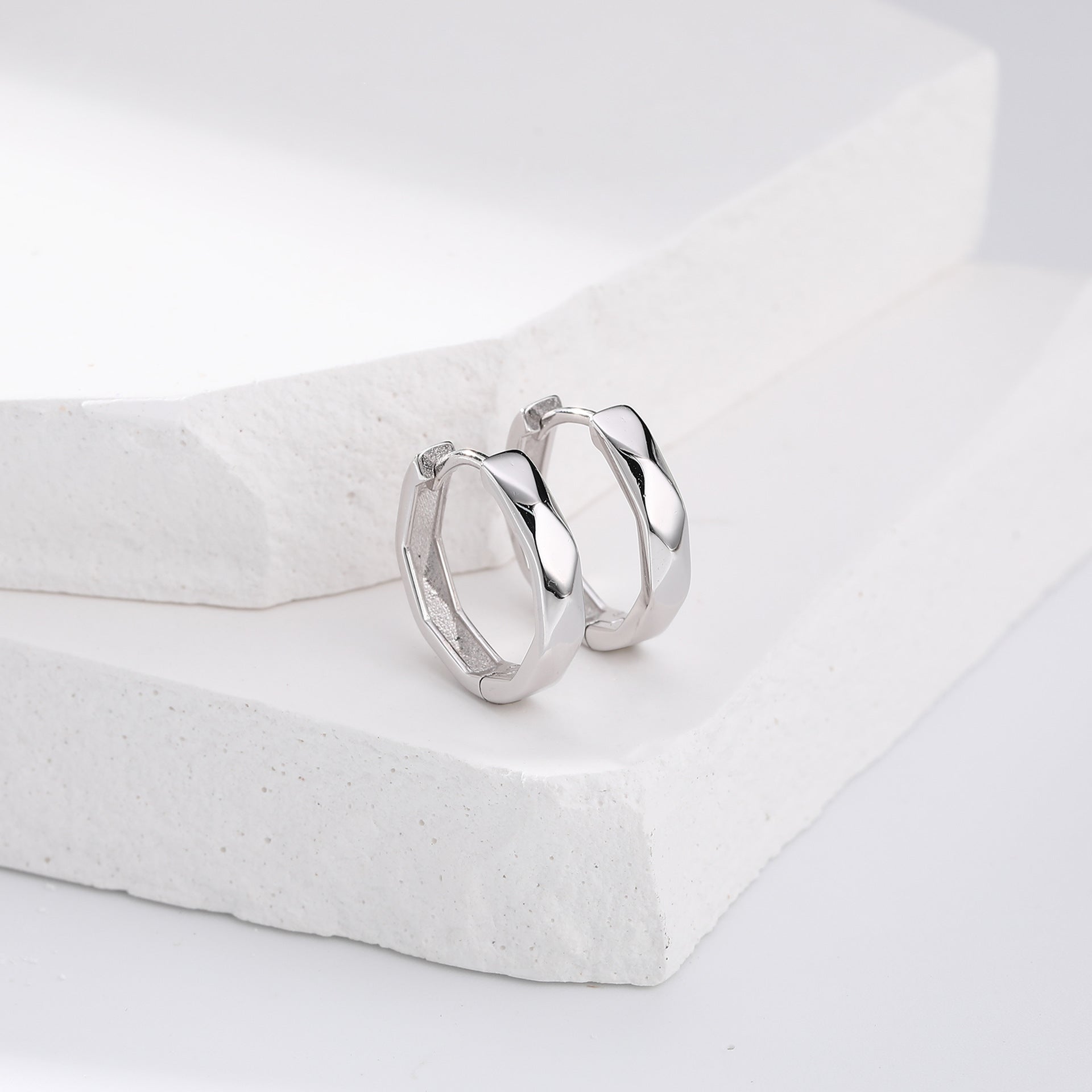 Damen geometrische Creolen mit modernem Design Shop Nory
