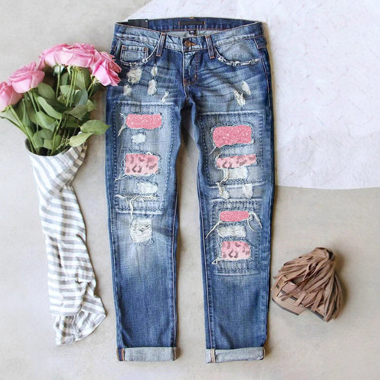 Damen Ripped Jeans mit modischen Patches und lässigem Schnitt